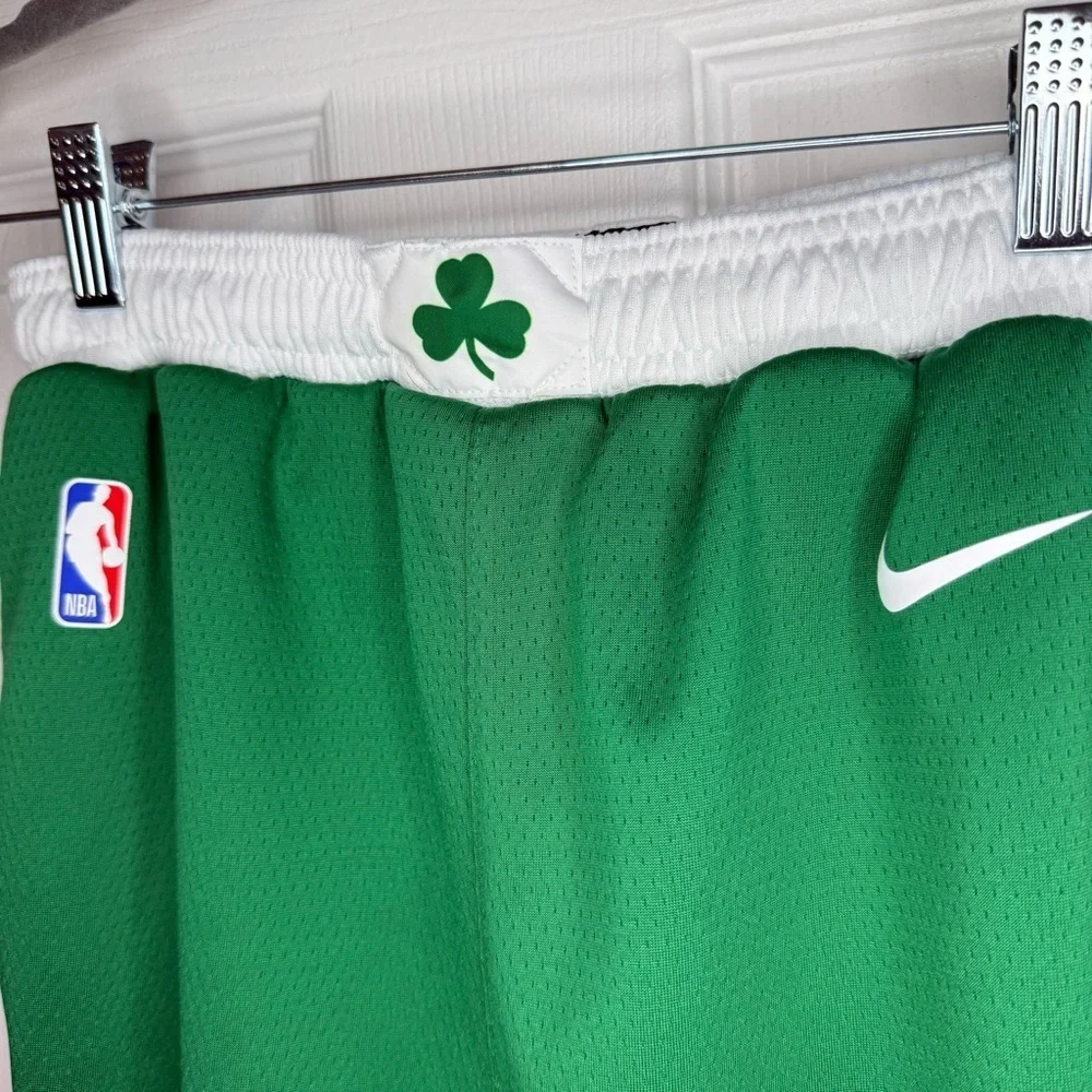 Nike Kids NBA Celtics Green Athletic Shorts Size Large 14/16 GUC